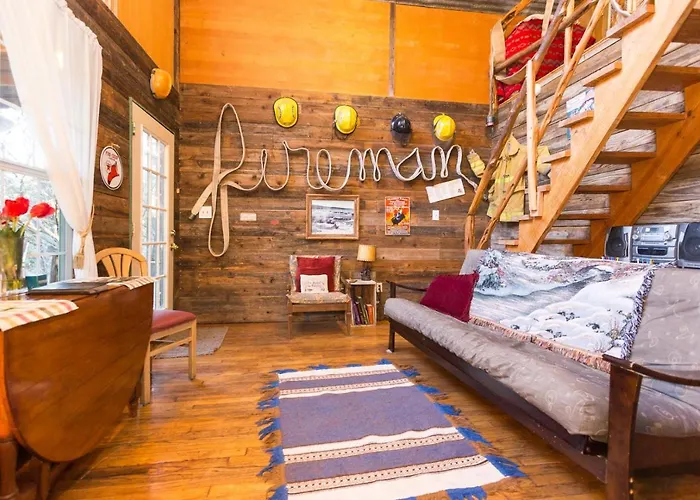 The Firehouse At Creekside Camp & Cabins