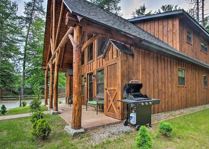 Timber Home: Walk To Slopes & N Conway Shops!