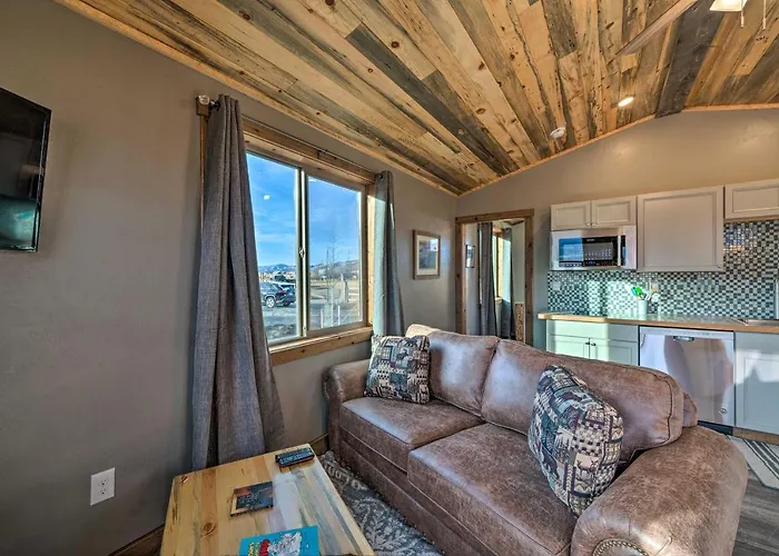 Romantic Gem W/ Mtn Views! Day Trip To Yellowstone