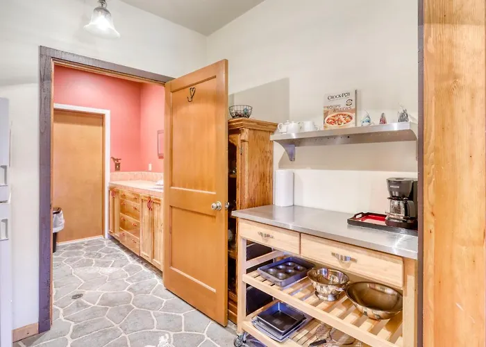 Berry Glen Redwood Park Loft