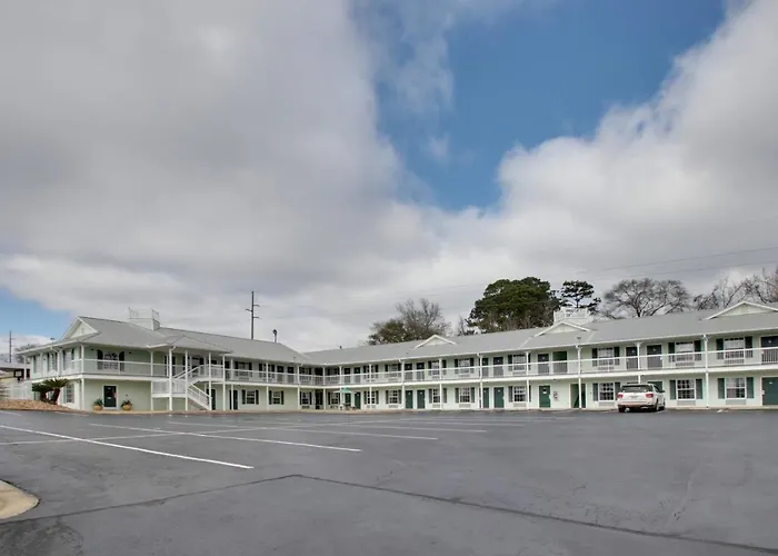 Key West Inn - Millbrook
