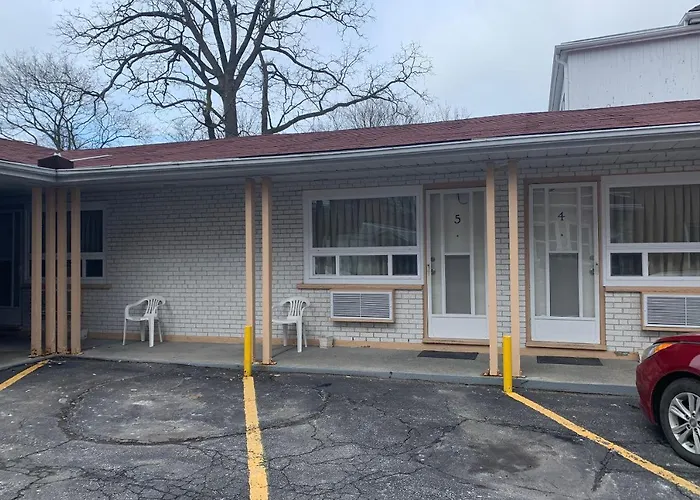 Lucien Motel Whitby